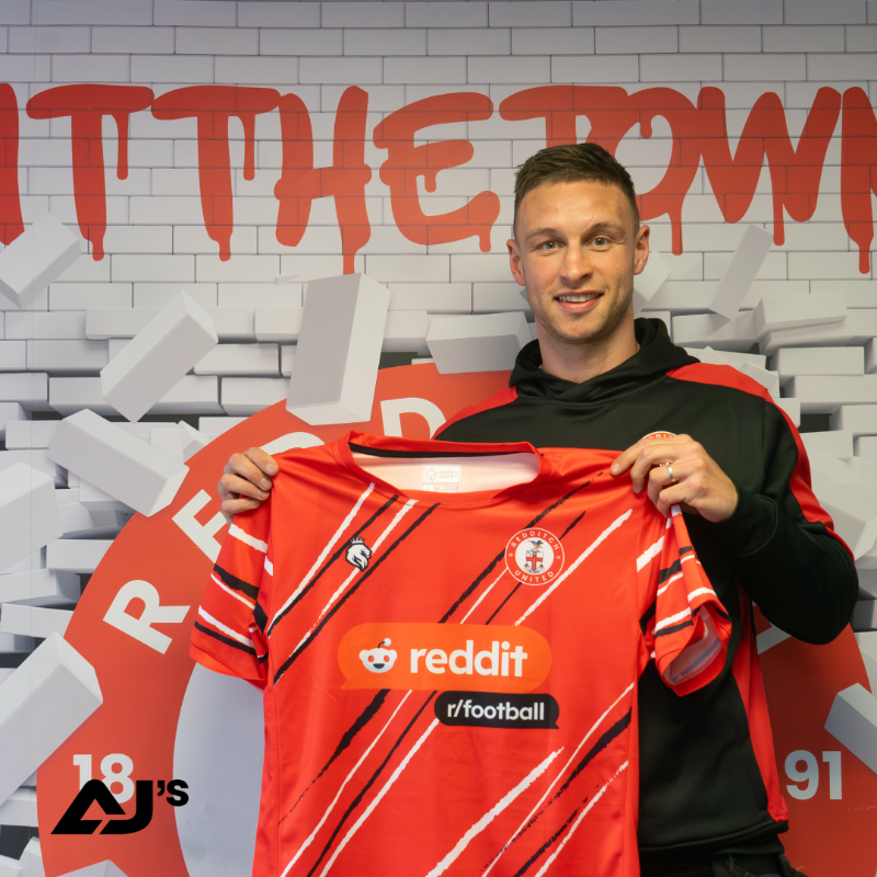 RedditchUtd's tweet photo. Redditch United are pleased to welcome Joe Hull 🤝

The vastly experienced defender joins with plenty of Step 2 &amp; Step 3 games under his belt, alongside a strong aerial ability in both boxes &amp; composure on the ball.

Welcome, Joe 🔴

Player signings brought to you by AJ's 🙌