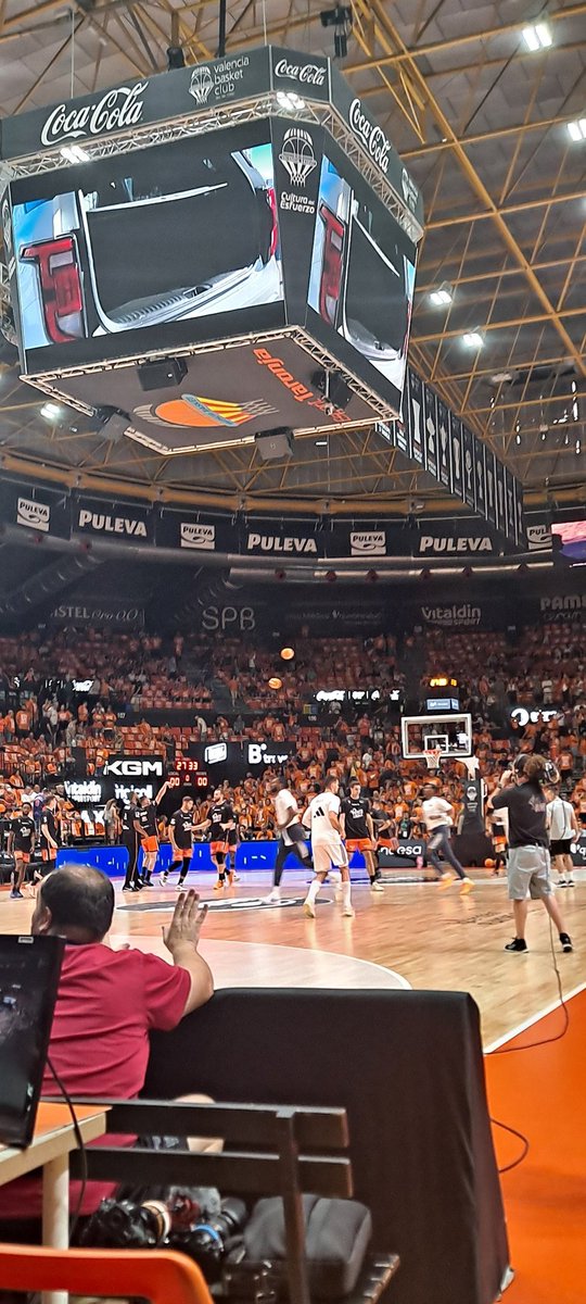 validovalencia's tweet image. Y por fin la final de liga, vamos #fonteta!!!

@valenciabasket