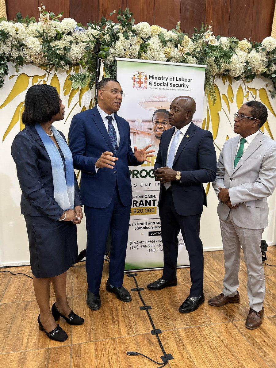 pcharlesjr's tweet image. 🚨 It’s official! The Solidarity Programme has launched! 🇯🇲

Eligible Jamaicans can now apply for a $20,000 one-time grant, plus access support like skills training, job placement &amp;amp; more.

Apply via MP, outreach, CARE platform or parish office.
#SolidarityProgramme #MLSSJamaica