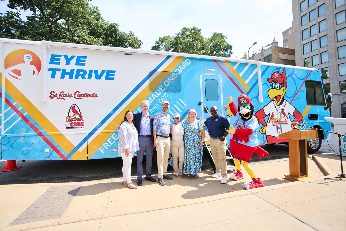 CardinalsCare's tweet image. We are thrilled to announce that the @Eye_Thrive Cardinals Care Mobile Vision Clinic officially hit the road for the first time today!
Thanks to our incredible partners and supporters, we’re bringing free eye exams and glasses directly to kids who need them—right where they…