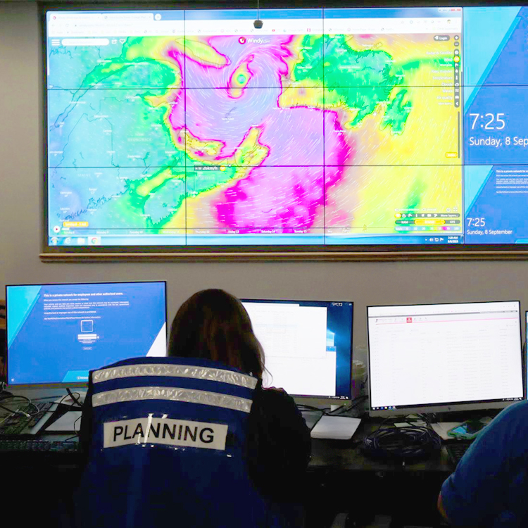 FASTLimited's tweet photo. We love to see our products in Action, this time with the Nova Scotia Emergency Management team. They handle emergency planning and response crises.
Explore @FASTLimited whole collection🦺👇https://t.co/xexxC1jmqo
#fastlimited #ICS #ICSVests #HeroesTrustUs https://t.co/flTsMVzISZ
