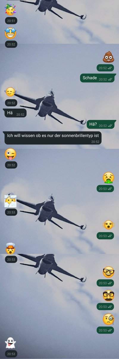 Millenials, wie sie versuchen WhatsApp Updates zu verstehen.
