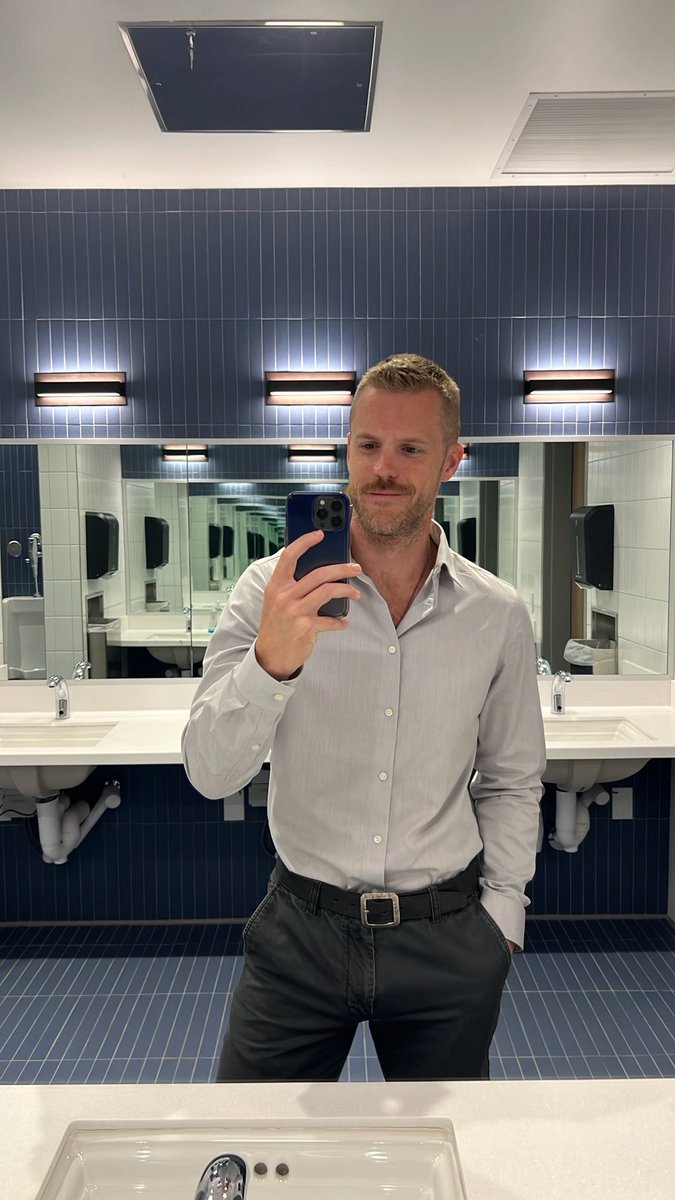 JTaco_Tech2's tweet image. Office look for the day
