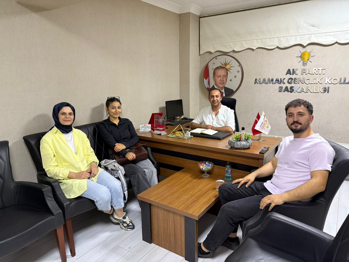 AK Gençlik Mamak (@akgenclkmamak) on Twitter photo Siyasi ve Hukuki İşler Birim toplantımız, Başkanımız <a href="/EmrahDzgn06/">Emrah DÜZGÜN</a> tarafından gerçekleştirildi. Siyasi ve Hukuki İşler Birim toplantımız, Başkanımız <a href="/EmrahDzgn06/">Emrah DÜZGÜN</a> tarafından gerçekleştirildi.