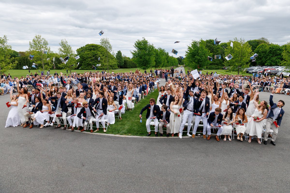DragonsofSG's tweet photo. One month ago, it was a special day on the Hilltop β¦ once more, honoring the St. Georgeβs Class of 2025!Β #AlwaysADragon https://t.co/nXRdaFCcJp