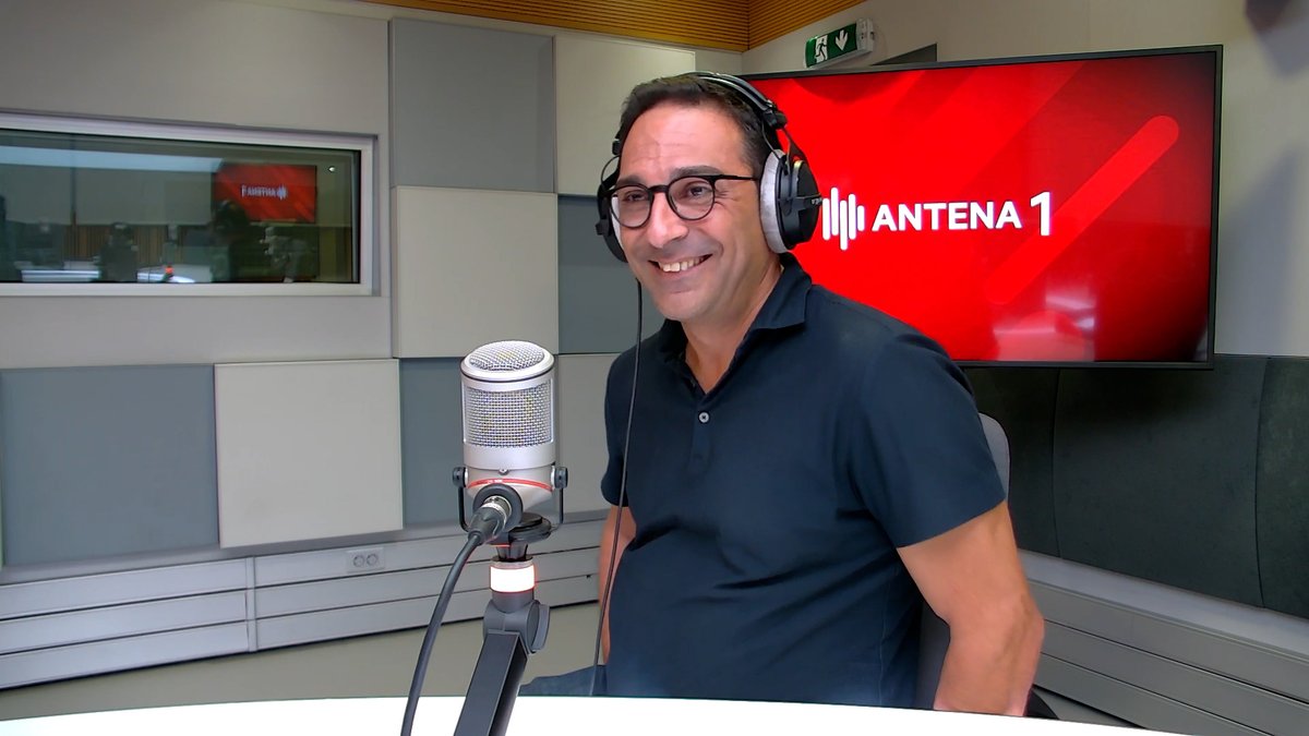 #FestivaldaCanção
In a recent restructuring of RTP and RDP’s leadership, Nuno Galopim is no longer the director of Antena 1. Maria Ferreira has been appointed as the director of linear and digital music and performing arts. Gonçalo Madail is the director of RTP2 and RTP Memória.