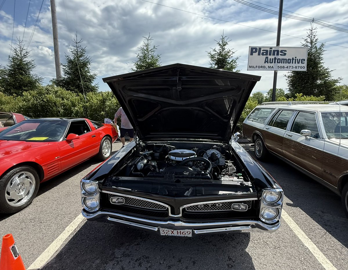 Anne04260426's tweet photo. Happy #WideTrackWednesday π
Beautiful 1967 Pontiac GTO βGOATβ πβ€οΈ
Car Show, Milford MA https://t.co/Wwf0IpRNSr