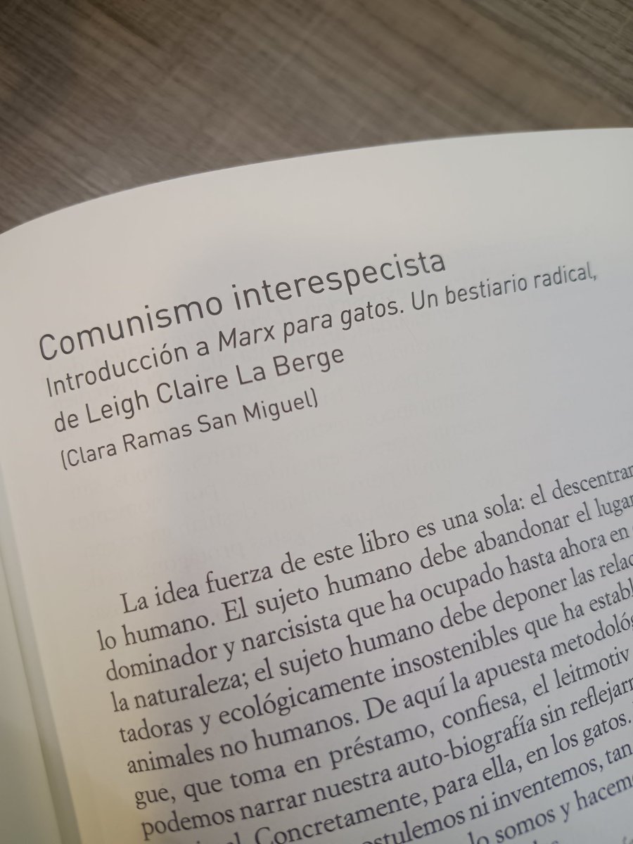 clararamassm's tweet image. Ya en la calle &quot;Marx para gatos&quot;, de Leigh Claire la Berge. No dejará indiferente. Pude escribir el prólogo. 
En @AkalEditor