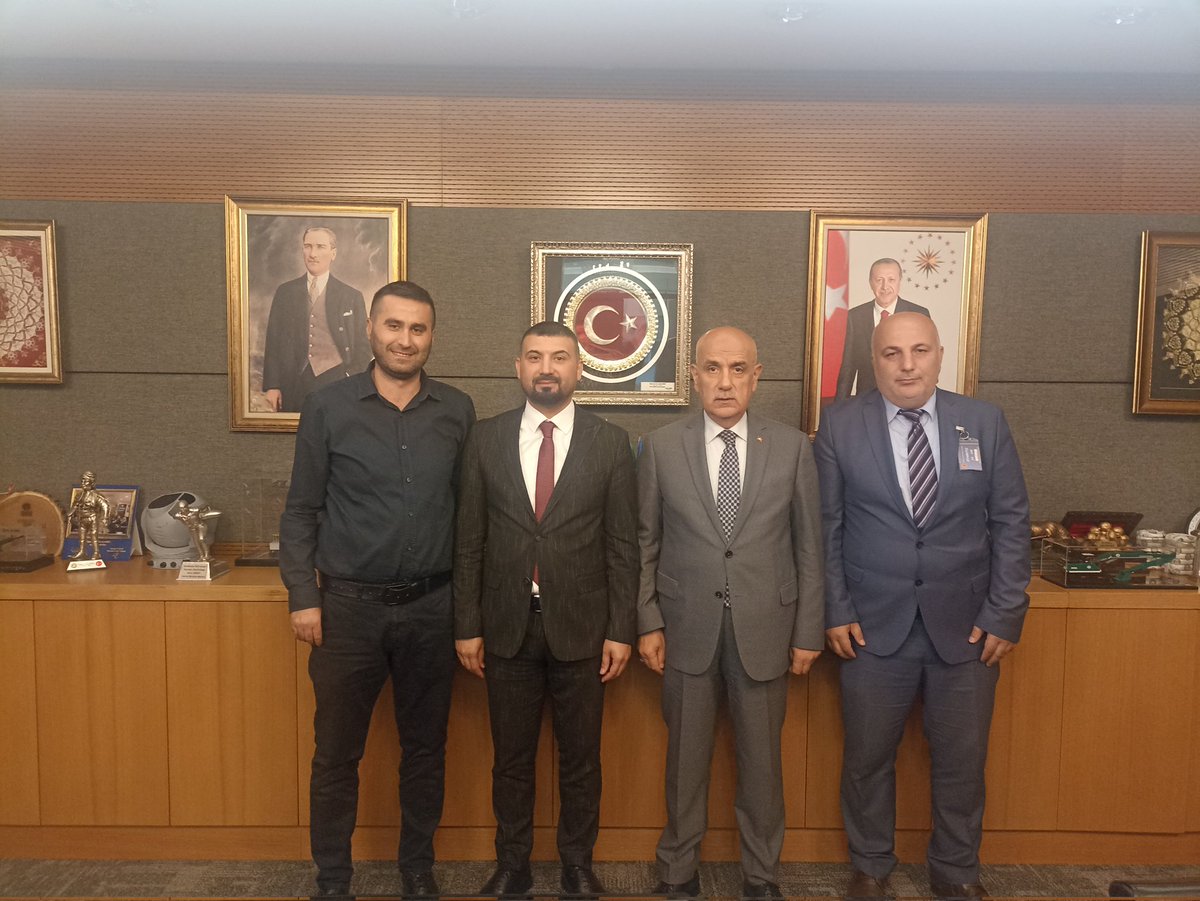 Genel Başkanımız <a href="/beratakinci01/">Doç.Dr.Berat Akıncı</a> ve Kahramanmaraş İl Temsilcimiz Prof.Dr.Aziz Belli E. Tarım ve Orman Bakanımız Ak Parti Kahramanmaraş Milletvekilimiz <a href="/VahitKirisci/">Prof.Dr.Vahit Kirişci</a> 'yi ziyaret etti. Değerli bakanımıza misafirperverliği için çok teşekkür ederiz...<a href="/Belli_Aziz/">Aziz BELLİ</a>