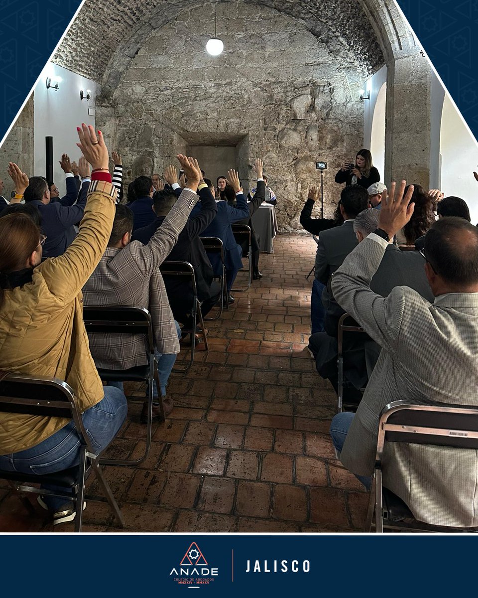 Participamos en la Sesión Ordinaria con la representación de nuestro Presidente el Mtro. Juan Miguel Nava Contreras, reafirmando así nuestro compromiso con el desarrollo y fortalecimiento de las profesiones en nuestra entidad. #AnadeJalisco #UnidosYMásFuertes