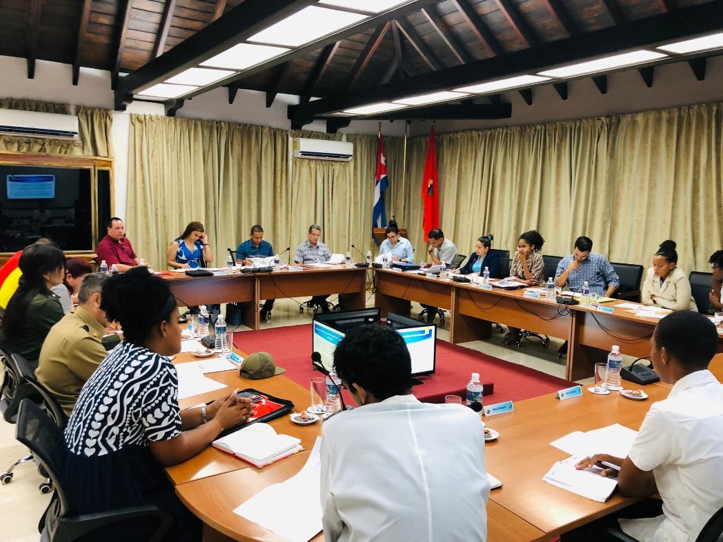 UJCdeCuba's tweet photo. En la reunión del Buró Nac de la #UJCdeCuba correspondiente al mes de junio, de analizó cuánto se ha avanzado desde la organización para acompañar el desempeño diario del sector de la salud pública, y cuánto más puede hacerse con ese propósito.
#SiempreJoven 
@MeyvisEstevezE https://t.co/g4JccXRUGW