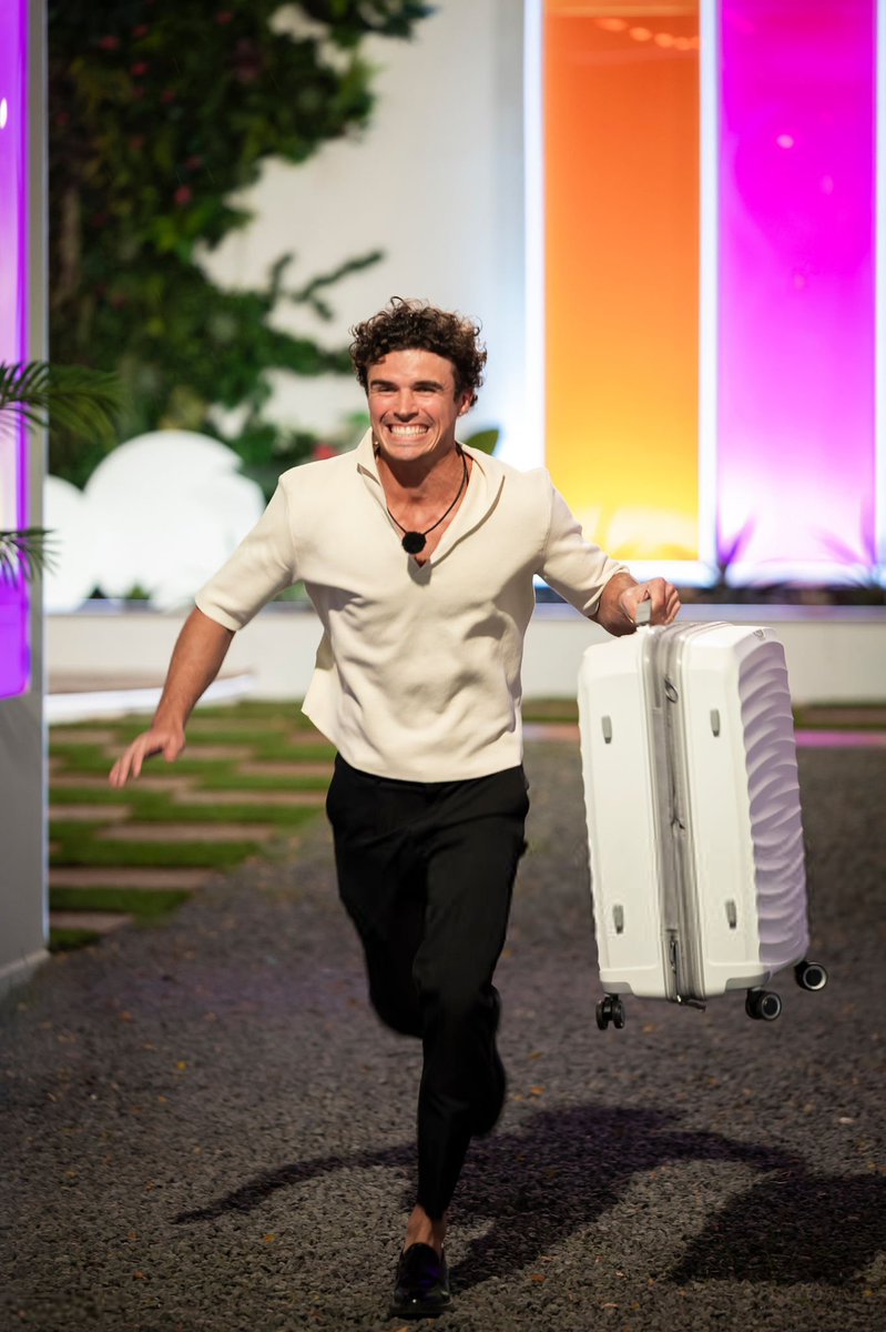 kordeilogy's tweet photo. I’m crying #LoveIslandUSA https://t.co/4oBOSDQrVc