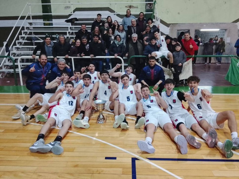 Pick&Roll (@pickandrollweb) on Twitter photo #Especiales
Rosario con grandes resultados en el Interasociaciones U15 y U17
Hubo una gran participación de la <a href="/ARBB1926/">Asociación Rosarina de Básquetbol</a> en el Inter asociaciones con un campeonato y un subcampeonato en masculino y femenino. Lo repasa <a href="/josefiebig/">Colo fiebig</a>
➡️ pickandroll.com.ar/noticias/63487…
📷 Rosario #Especiales
Rosario con grandes resultados en el Interasociaciones U15 y U17
Hubo una gran participación de la <a href="/ARBB1926/">Asociación Rosarina de Básquetbol</a> en el Inter asociaciones con un campeonato y un subcampeonato en masculino y femenino. Lo repasa <a href="/josefiebig/">Colo fiebig</a>
➡️ pickandroll.com.ar/noticias/63487…
📷 Rosario