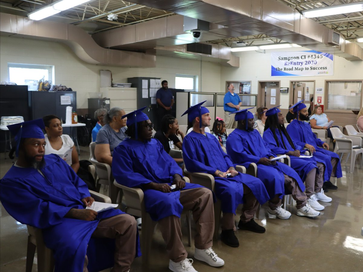 SCCVikings's tweet image. 🎉Congratulations to our recent class of High School Equivalency graduates! These students have persevered through challenges and remained dedicated to earning their diplomas. We are so proud of their hard work!

#HighSchoolEquivalency #HSE #StudentSuccess #BeginHereGoAnywhere