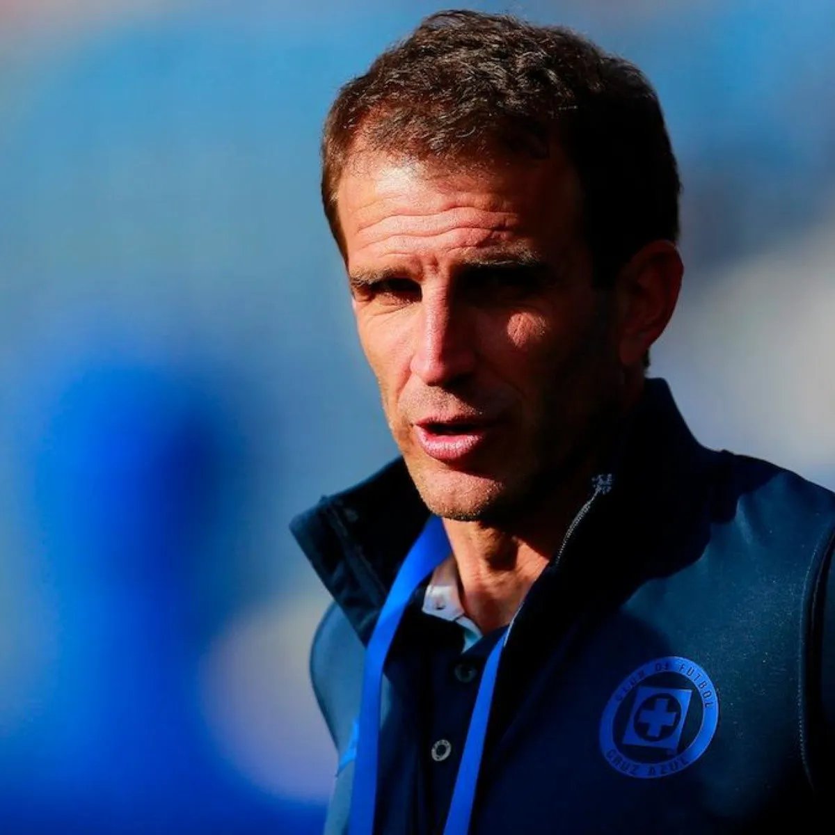 Desde la llegada de <a href="/AlonsoIvan24/">Iván Alonso</a> las cosas han cambiado un mundo en <a href="/CruzAzul/">CRUZ AZUL</a>, las formas, la gestión de los fichajes/salidas y lo más importante los refuerzos.

¿Dónde están todos los que decían que venía a robar?

Acabó rápido con la campaña en vs que le montó grupo Pachuca.