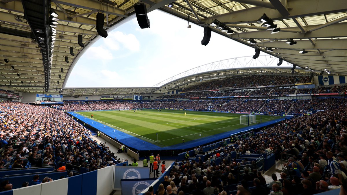 OfficialBHAFC's tweet image. Our pre-season friendly against @SouthamptonFC will now kick-off at 3:30pm on Saturday 2 August. 📅