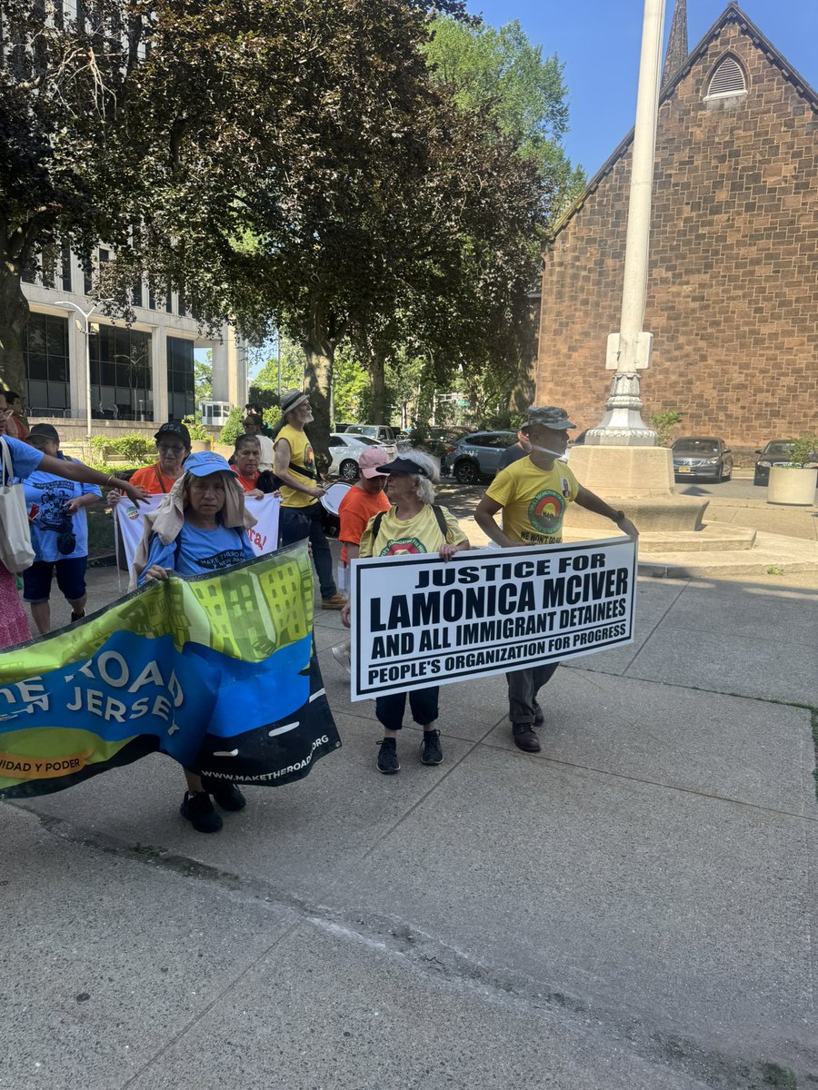 Alexis McAdams (@alexismcadamstv) on Twitter photo 🚨 Happening Now 🚨
Protestors gather in front of the federal courthouse ahead of Rep. La Monica McIver’s hearing.
The Democratic congresswoman was indicted on 3 federal counts of assaulting, impeding, and interfering with federal officials.
<a href="/RepLaMonica/">Rep. LaMonica McIver</a> says she will fight 🚨 Happening Now 🚨
Protestors gather in front of the federal courthouse ahead of Rep. La Monica McIver’s hearing.
The Democratic congresswoman was indicted on 3 federal counts of assaulting, impeding, and interfering with federal officials.
<a href="/RepLaMonica/">Rep. LaMonica McIver</a> says she will fight