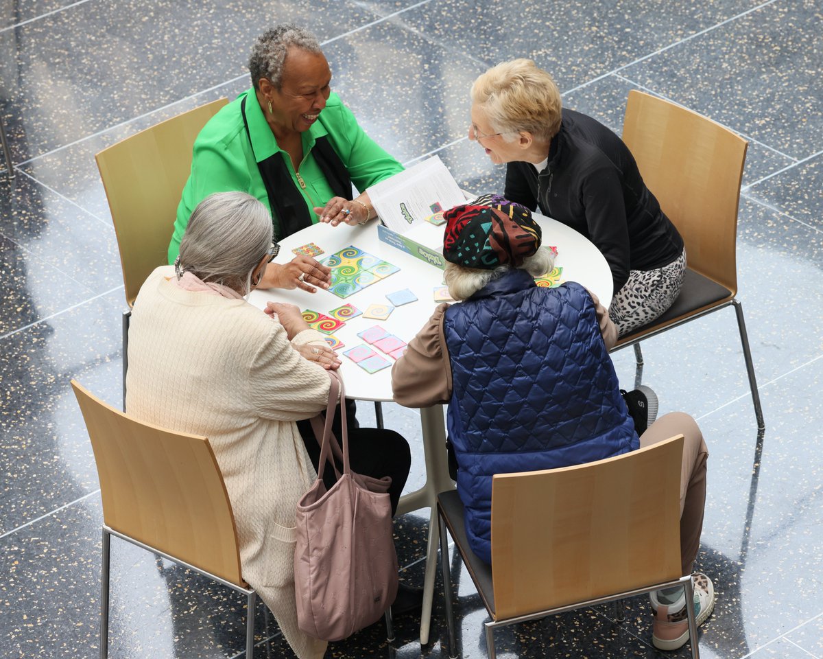 Most people lose brain volume as they age. SuperAgers don’t follow that pattern — and learning why could help us all age more successfully. You can read more about the secrets of SuperAgers here: haarc.center.uchicago.edu/superaging-sci…