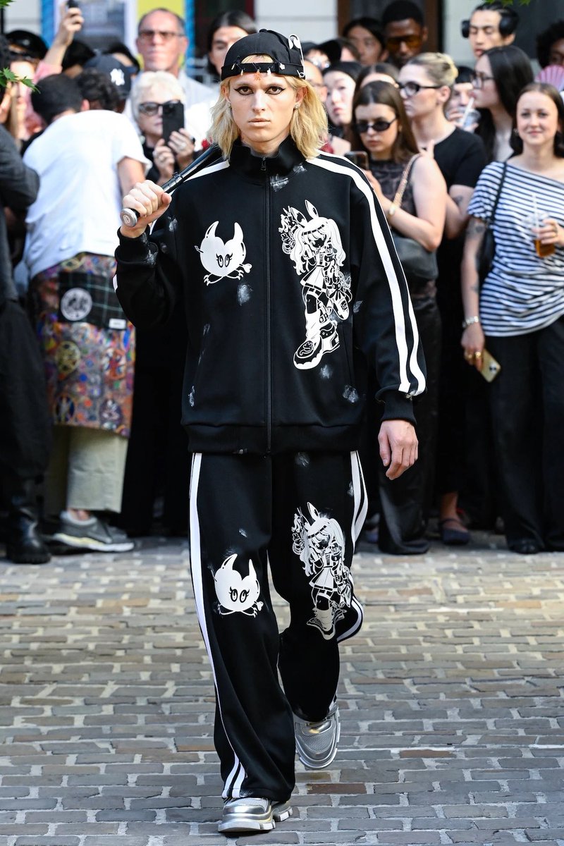 今回もいくつかイラスト描かせていただいております。 ニットに