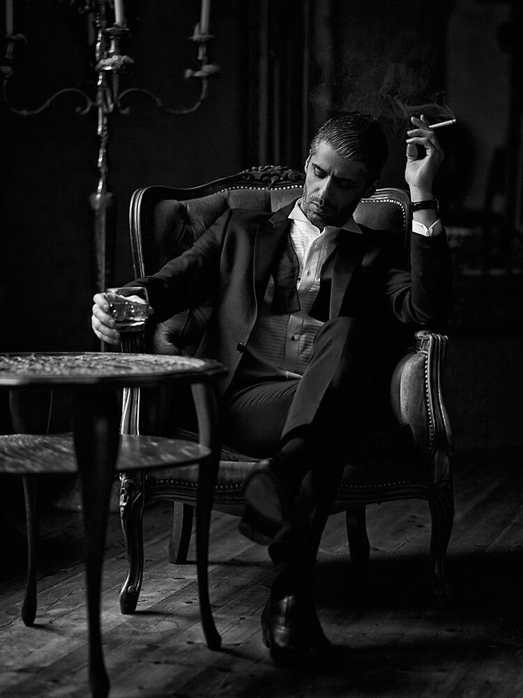 "El conocimiento de tu propia oscuridad es el mejor método para hacer frente a las tinieblas de otras personas".

Anónimo