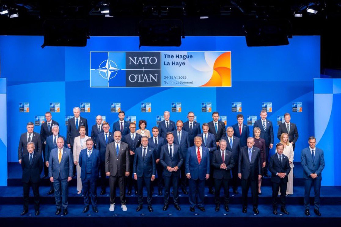 Los 32 miembros de la #OTAN aprobaron una declaración de cinco puntos presentada durante la cumbre de hoy en La Haya, en la que se comprometen a invertir el 5% de su PIB en gastos relacionados con la defensa y la seguridad para 2035, y todos los miembros deben presentar "planes