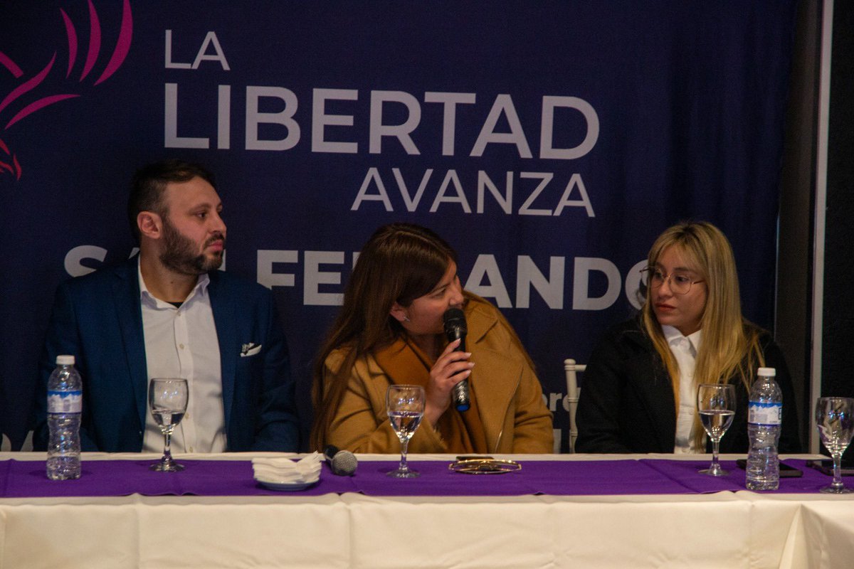 Andrea Vera tweet media