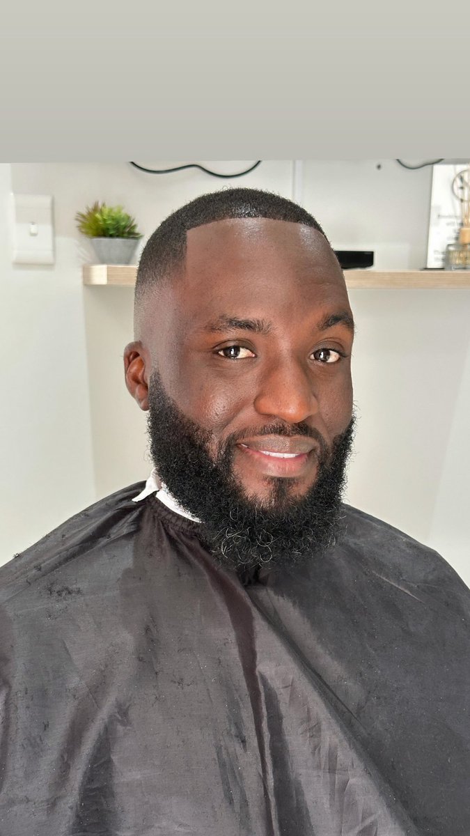 Pius_Samuel01's tweet photo. Aie my barber knows man..🔥🔥🔥 https://t.co/RBkk0oii8p