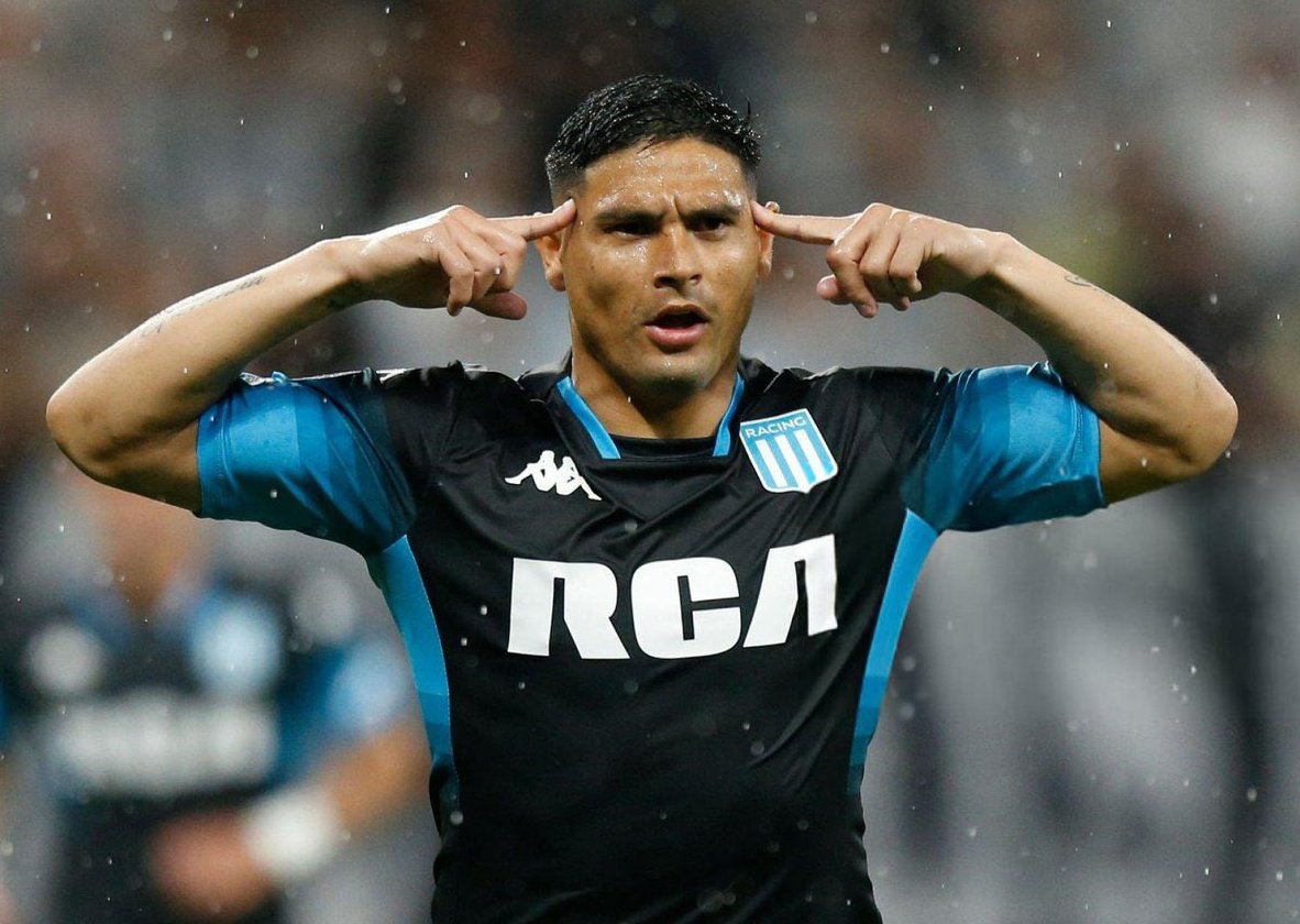 Eze_Azcona's tweet photo. No es uno u otro, son los dos: #River esta a nada de cerrar a Maxi Salas y avanza por Lucas Cepeda. 

👉🏼 Ambos jugadores pueden ejecutar sus cláusulas: 8M en Racing y 7M en Colo Colo, aunque el cacique esta dispuesto a negociarlo. 

Mañana cuento los detalles en @Redonda_Sport https://t.co/VnKTeu8EX2