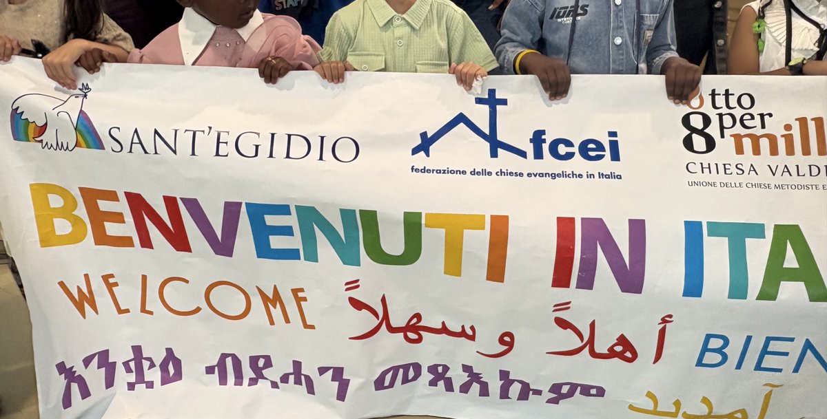 gxlapace's tweet image. Dalla #Libia sono arrivati in #Italia con i #corridoiumanitari 71 #rifugiati provenienti da Eritrea, Etiopia, Repubblica Democratica del Congo, Somalia e Sudan. Una nuova vita inizia oggi: la salvezza nell’#accoglienza e nell’integrazione @santegidionews