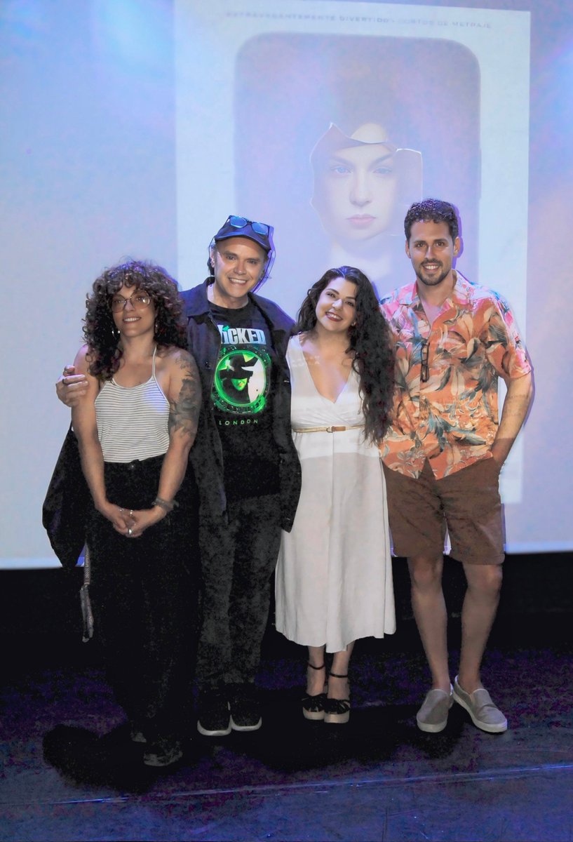 Sergio Morcillo (@sergiomorci) on Twitter photo Ayer estuvimos presentando #LaElegida junto a parte de mi equipazo en el festival <a href="/cortosconn/">FestivalCortos con Ñ</a>.
¡Fuimos el corto más votado por el público!. Gracias 🫂 Ayer estuvimos presentando #LaElegida junto a parte de mi equipazo en el festival <a href="/cortosconn/">FestivalCortos con Ñ</a>.
¡Fuimos el corto más votado por el público!. Gracias 🫂