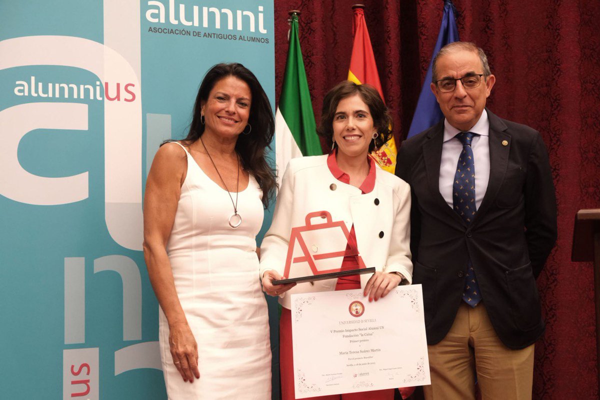 OpenFuture_And's tweet photo. La @unisevilla ha otorgado a nuestra mentora Teresa Suárez el Premio Impacto Social Alumni - Fundación “la Caixa” 2025 por #BoostHer, una red para el impulso del liderazgo y emprendimiento femenino en ciencia, tecnología e innovación.
Te contamos más⬇️
https://t.co/T6rMvhWHUt https://t.co/BK77MujpZK