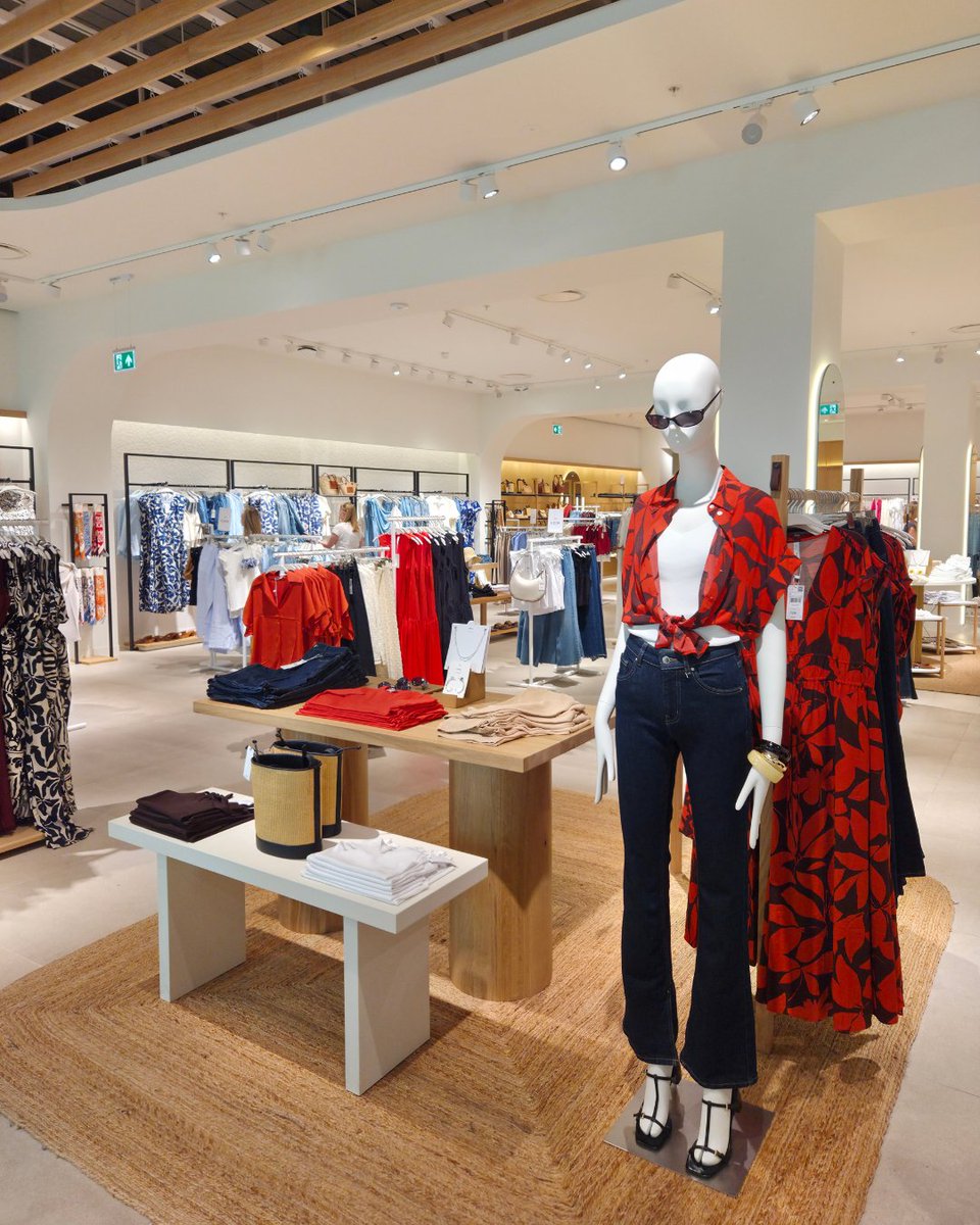 Sun, style, and savings ☀️

👜 Get holiday-ready with Mango’s sizzling sale, your summer wardrobe starts here!

#highcross #leicester #holidayhaul #summer