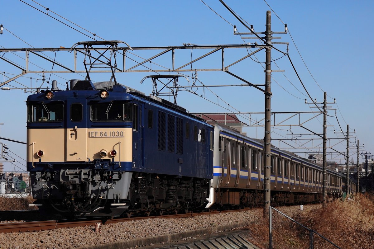 #ありがとうE217系

今でも横浜駅に向かえばE217がやってくるのではないか、と思ってしまうくらい横須賀線では当たり前の存在でした。
いざ形式消滅となると寂しさが残りますね。

長きに渡る活躍お疲れ様でした。