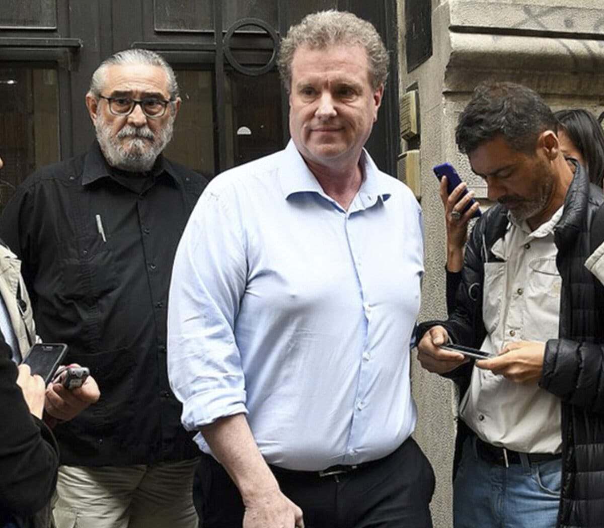 Después de más de dos años, llegó el “peritaje” al celular de Milman, pero no el original, sino uno comprado después del atentado. ¿Dónde está el teléfono que usó en 2022? Capuchetti actúa tan lento que hasta parece que trabajaba para el gobierno de Macri.