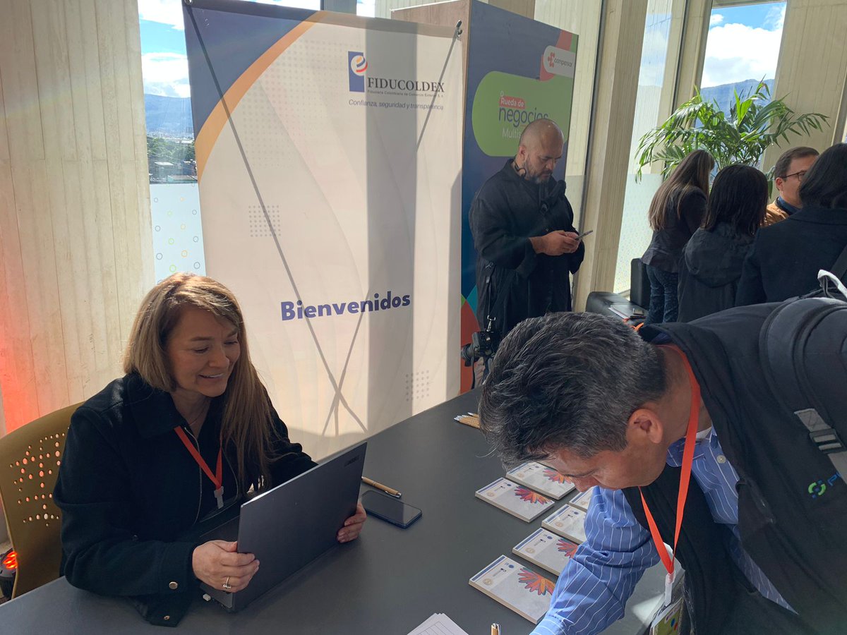 FiducoldexCol's tweet photo. 🔸 ¡Estamos presentes en la Rueda de Negocios del sector construcción!

Desde @FiducoldexCol nos sumamos a este encuentro organizado por @PROPAIS y @Compensar_info, que impulsa el crecimiento de las mipymes y fortalece el tejido empresarial del país. 🏗️🤝 ¡Visítanos en nuestro stand!