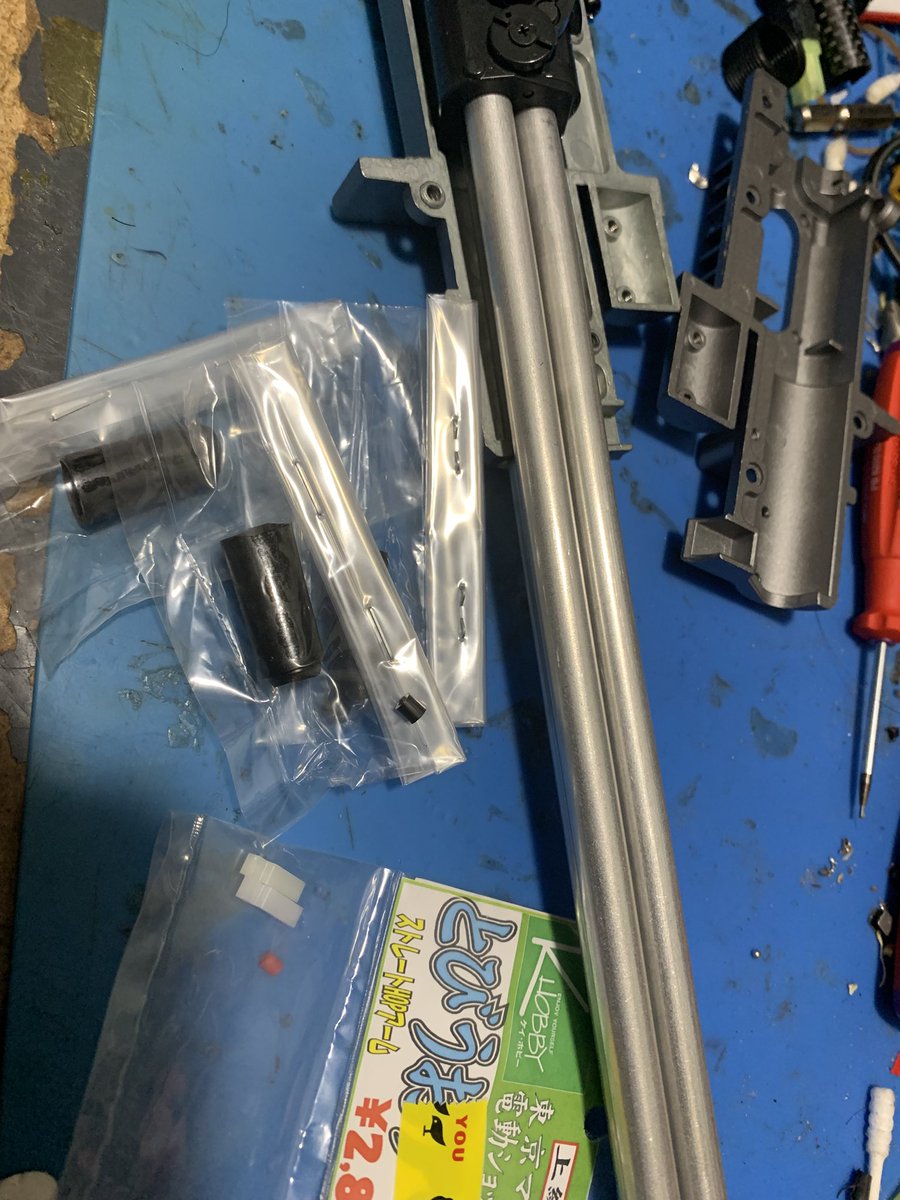 takeda4747's tweet photo. AA12 オーバーホール、弾道カスタム
今回ホップの掛がばらつきが酷いとの事でオーバーホール、パッキン交換、そのついでにホップを直線ホップに！
ケイホビーさんのトビウオアーム！定番ですね^ ^ https://t.co/rkBWzl9gnQ