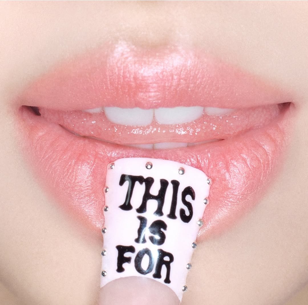 OLTSupport's tweet photo. Tracklist of TWICE's 4th FULL ALBUM “This is for” 

1. FOUR
2. This is for
3. Options 
4. Mars
5. Right Hand Girl
6. Peach Gelato
7. Hi Hello
8.Battitude (Unit A)
9. Dat Ahh Dat Ooh (Unit b)
10. Let me go (Unit C)
11.G.O.A.T (Unit D)
12. Talk  (Unit E)
13.Seesaw
14. Heartbreak Avenue 

👑Pre save: https://t.co/GcRIzBixyn

#Tracklist_ThisIsFor
#TWICE4thAlbum
#TWICE @JYPETWICE