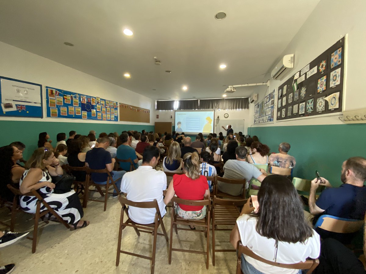IES Hermanos Machado (@ieshnosmachado) on Twitter photo Hoy recibimos a las familias del alumnado de nueva incorporación al centro para el curso 25/26 <a href="/EducaAnd/">Consejería Desarrollo Educativo y FP</a> Hoy recibimos a las familias del alumnado de nueva incorporación al centro para el curso 25/26 <a href="/EducaAnd/">Consejería Desarrollo Educativo y FP</a>