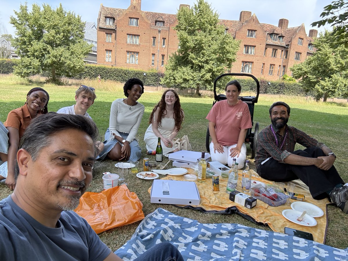 From students to scholars and practitioners in our global research network, there are many who volunteer their time and energy to support CGHR.
Once a year we take the opportunity to say thank you  by hosting a summer picnic for our friends and supporters. What a lovely day!