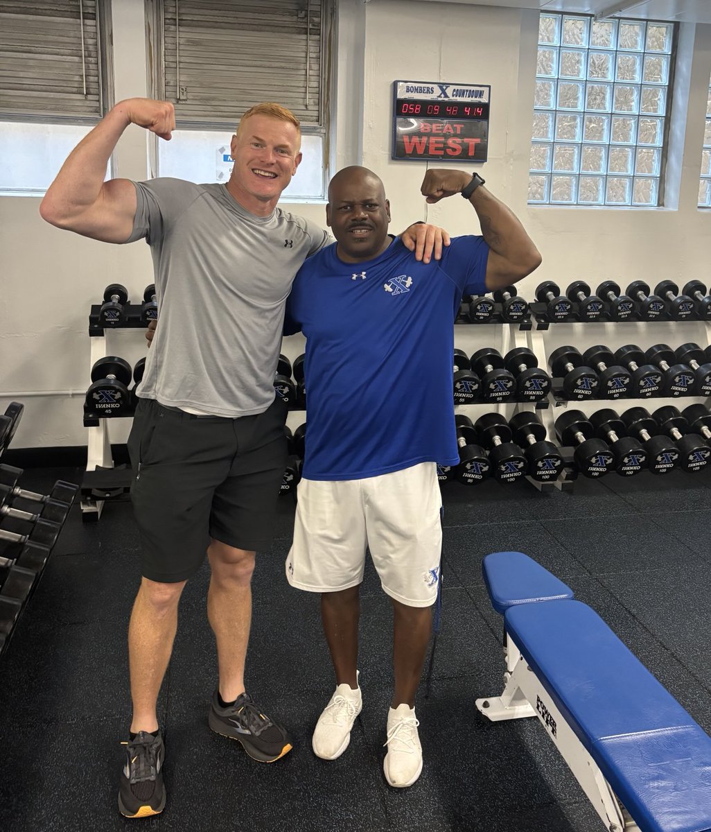 RUNBYU's tweet image. I appreciate my brother from another mother @ROCKYBOIMAN50 stopping by today to talk shop. #LongBlueLine #BomberStrength
#AMDG 💙💪🏾