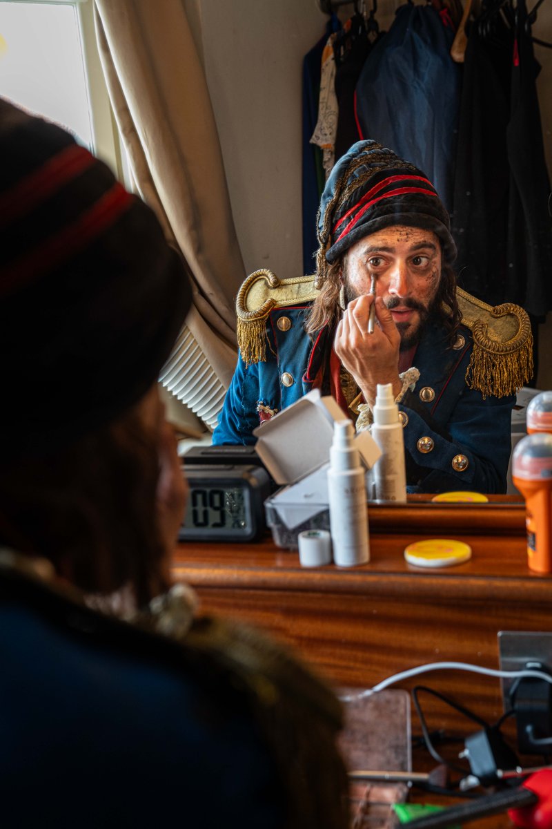 Les Misérables (@lesmisofficial) on Twitter photo Go behind the scenes at the barricade from <a href="/WestEndLIVE/">West End LIVE</a> 👀
Watch the full performance 👉 youtube.com/watch?v=ocCf0s…
📸: Matt Pycroft Go behind the scenes at the barricade from <a href="/WestEndLIVE/">West End LIVE</a> 👀
Watch the full performance 👉 youtube.com/watch?v=ocCf0s…
📸: Matt Pycroft