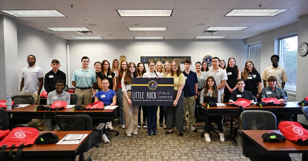 RHS_Senators's tweet image. Two ROBINSON HIGH students attended the Little Rock FBI Teen Academy last Friday. At the Academy, students learned about day-to-day operations of a typical FBI office and heard from special agents, intelligence analysts, and more. What a great opportunity! #pcssdproud #serveall
