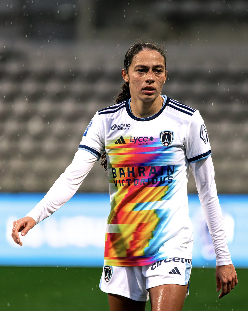 PFC_feminines's tweet image. Départ : 𝐊𝐞𝐬𝐬𝐲𝐚 𝐁𝐮𝐬𝐬𝐲 𝐪𝐮𝐢𝐭𝐭𝐞 𝐥𝐞 𝐏𝐚𝐫𝐢𝐬 𝐅𝐂

💫 Arrivée au Paris FC à l&apos;été 2023, Kessya est devenue l&apos;une des joueuses les plus décisives de l&apos;effectif l&apos;amenant à être régulièrement appelée en Équipe de France et à être présente dans l&apos;équipe type de la…