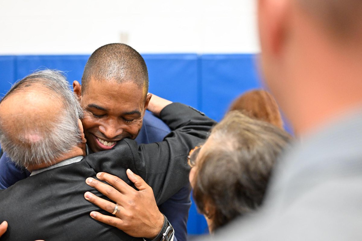 DelgadoforNY's tweet photo. New Yorkers made it clear yesterday: they’re ready for bold change.

No to the status quo 
No to the political machine 
No to the establishment 

It’s time to change the game — together. https://t.co/L0mcCSFzhJ