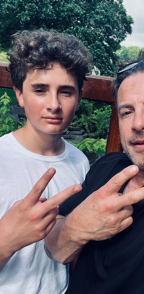 When it comes to running, he’s the coach. Ben pushed me to run two miles without stopping. Not an easy task for a weight lifter! 🏋🏻 #fitleaders #dadlife