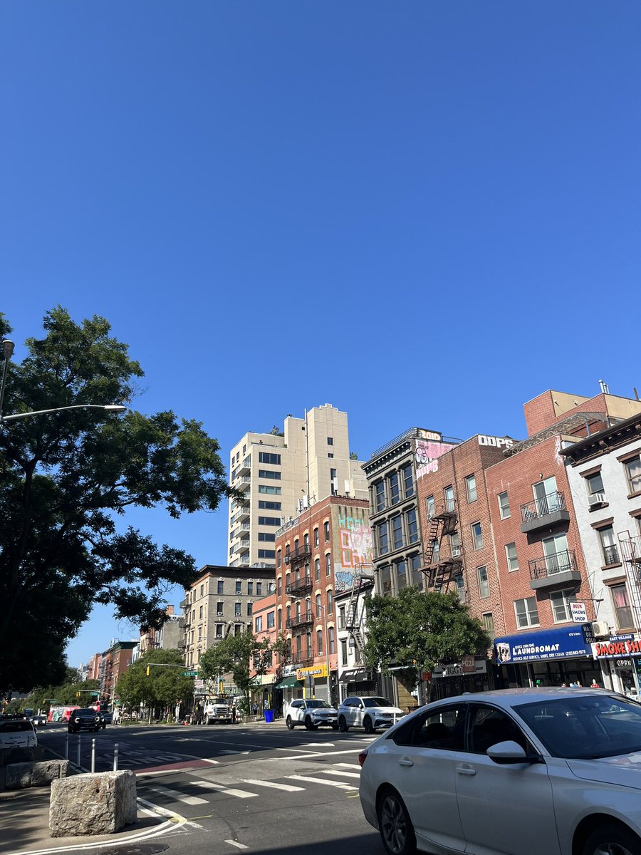 dikshabasu's tweet image. the city looks even brighter than usual