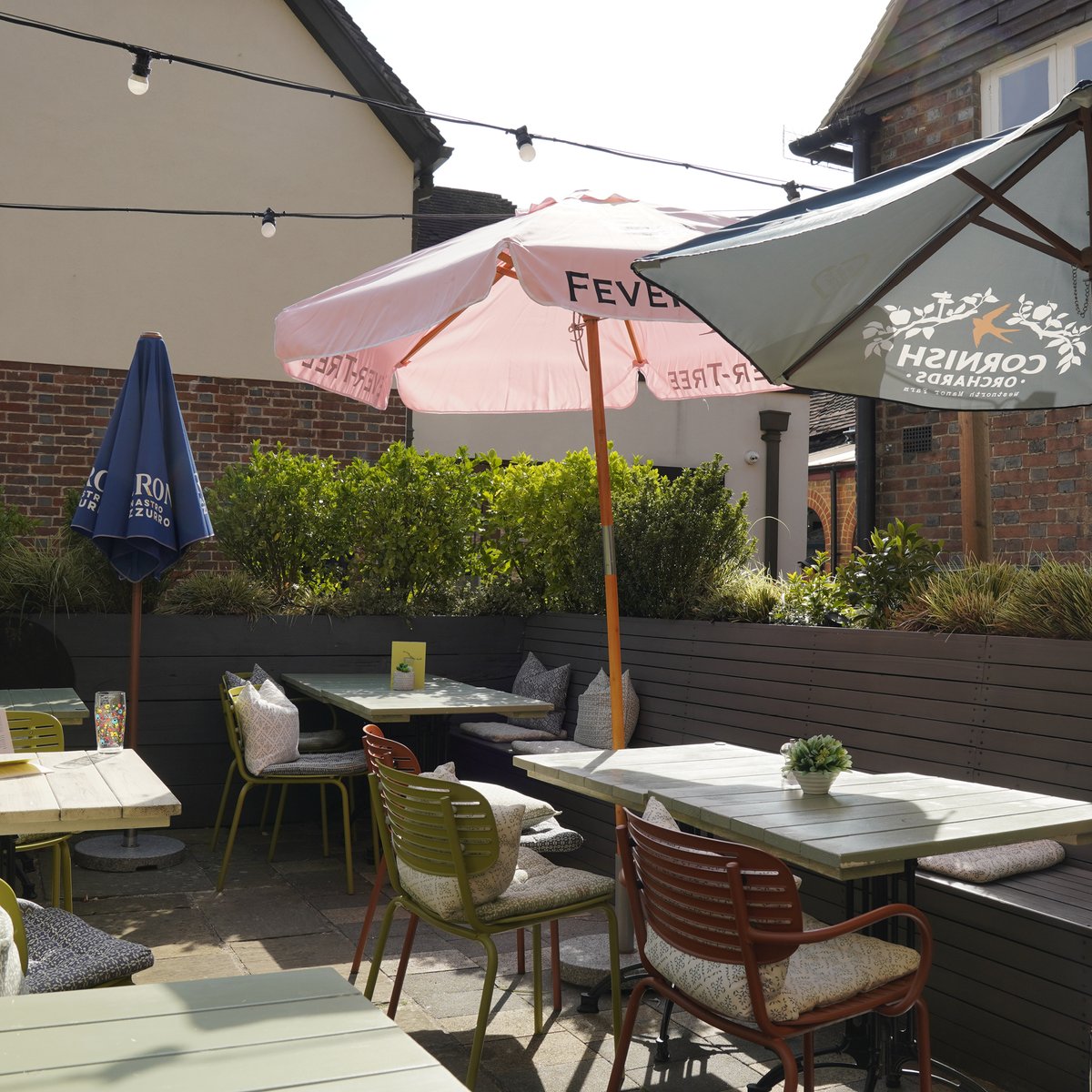 🍻 Tucked away in a quiet corner of Piries Place, The Red Deer boasts a stunning private beer garden – perfect for sunny afternoons and laid-back evenings. Come discover your new favourite spot in Horsham! 🌿☀️

#PiriesPlace #Horsham #TheRedDeer