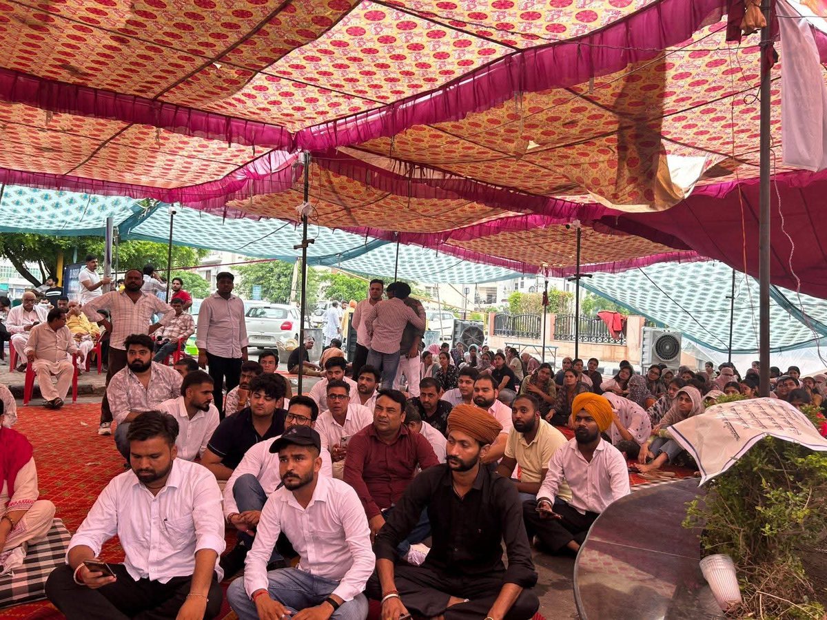 mandeepmaddyorg's tweet photo. झुकती हैं सरकारें, बस आवाज़ उठाने वाला चाहिए,
इंकलाब ज़िंदा रहे, ये नारा लगाने वाला चाहिए।
#HAU हिसार विजय 🙏
#Hisar #hauprotest https://t.co/so0q2c081I
