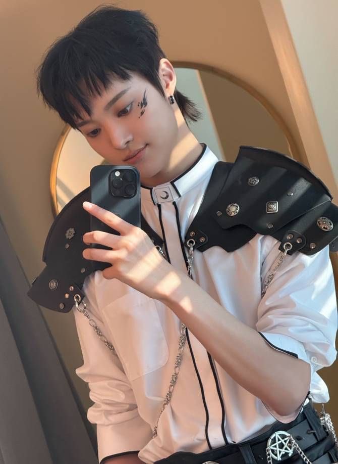 ᯓ 쭈~ 
#lunéselcaday #lunéjidoriday #andteam #ej #byuneuijoo #euijoo #의주 #변의주