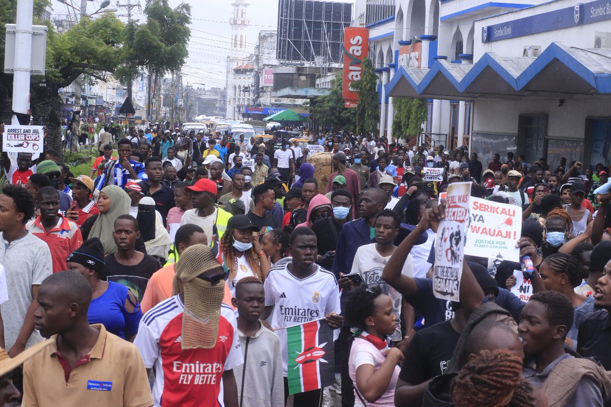 Atito (@helidah_akoth) on Twitter photo Shoutout to Mombasa residents, especially Gen Zs—who showed up strong for our fallen heroes.
Police handled a brief disruption by goons professionally.
The memorial march remained peaceful.
#MemorialMarch
#Justice4OurMashujaa
@Shamir2Edwine
<a href="/Asswetooo/">Mistress🍷🍾❤️</a> Shoutout to Mombasa residents, especially Gen Zs—who showed up strong for our fallen heroes.
Police handled a brief disruption by goons professionally.
The memorial march remained peaceful.
#MemorialMarch
#Justice4OurMashujaa
@Shamir2Edwine
<a href="/Asswetooo/">Mistress🍷🍾❤️</a>